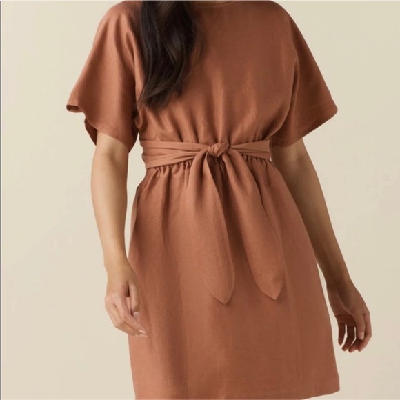 VETTA The Convertible Wrap Mini Dress Clay size Medium - Picture 2 of 9